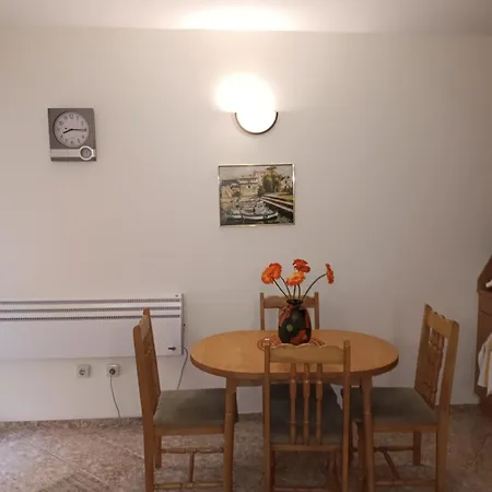 Rutland Bay Apartmán Ravda
