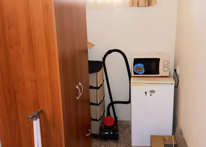 Rutland Bay Apartment